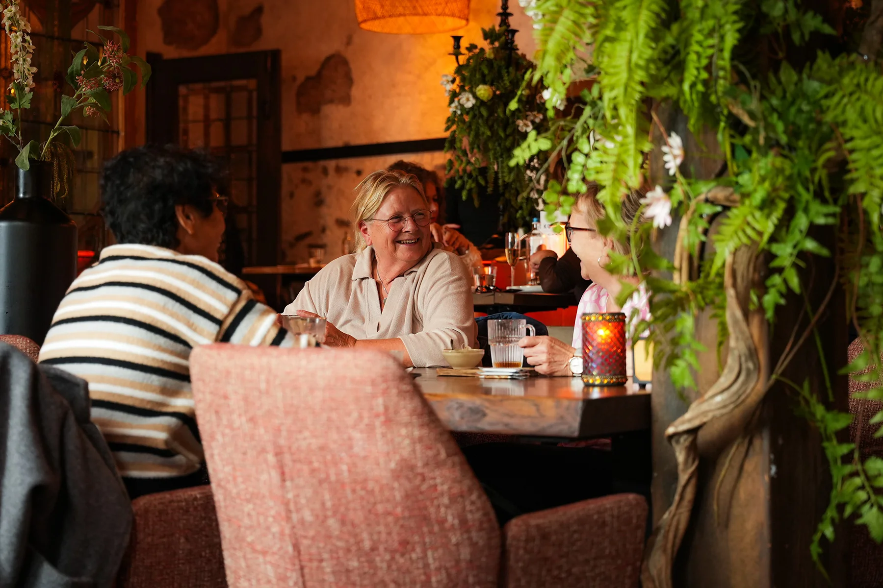Van het terras tot 'oude' gedeelte, bij restaurant De Gribus in Barneveld is het overal en altijd gezellig.